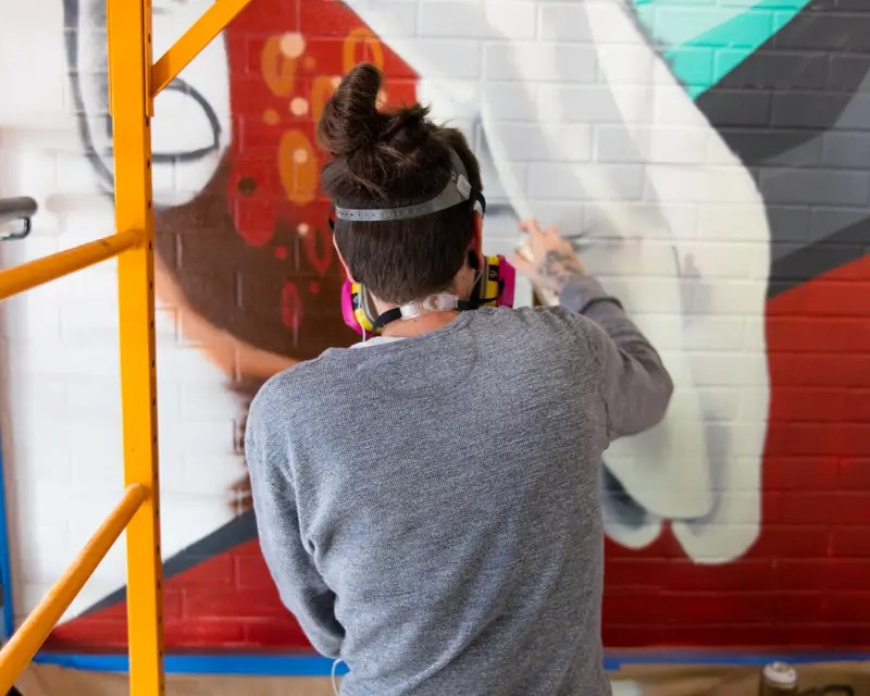 Brome Modern Eatery mural by Wetiko, behind the scenes, photo 5