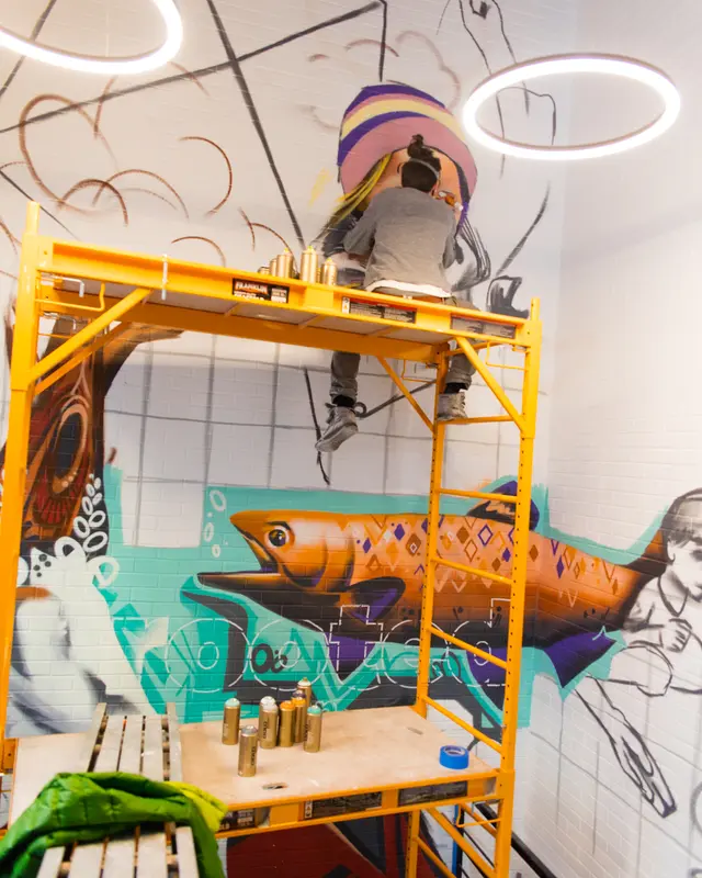 Brome Modern Eatery mural by Wetiko, behind the scenes, photo 4