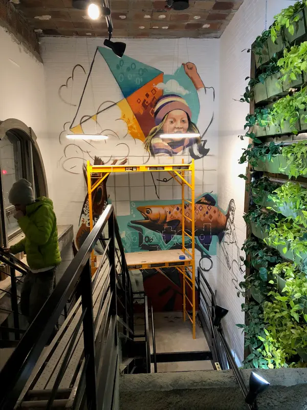 Brome Modern Eatery mural by Wetiko, behind the scenes, photo 7