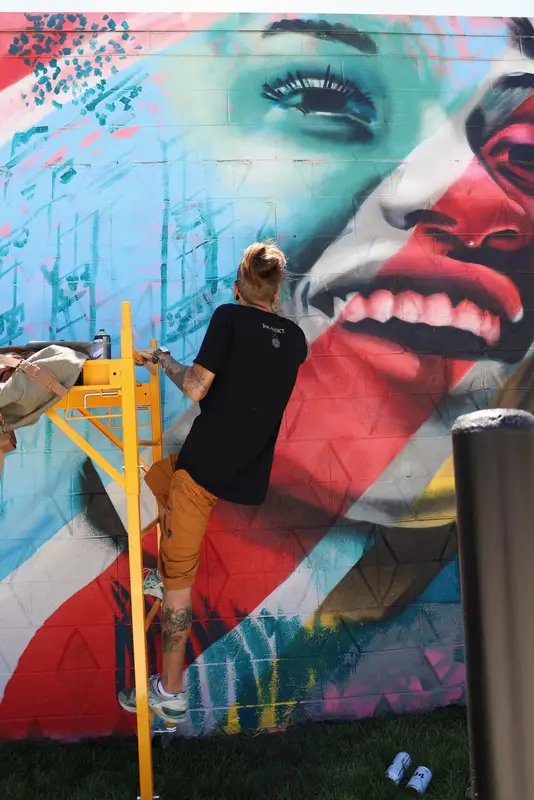 Common Citizen mural by Wetiko, behind the scenes, photo 5