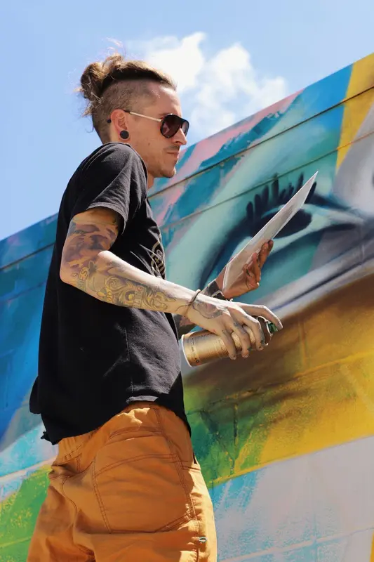 Common Citizen mural by Wetiko, behind the scenes, photo 7